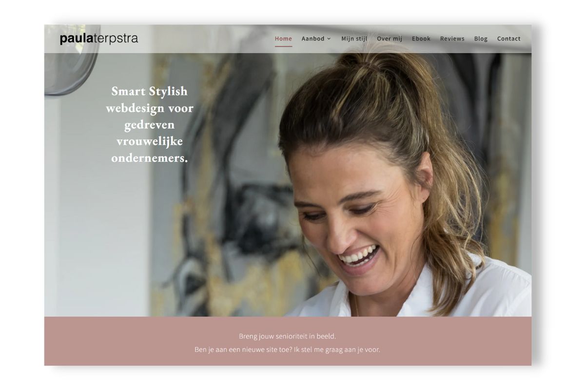 Voorbeeld homepage Paula Terpstra met logo, menu, navigatie, hero afbeelding en kopregel above the fold
